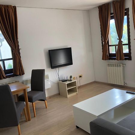 Green Oaza Apartment Фойніца Екстер'єр фото