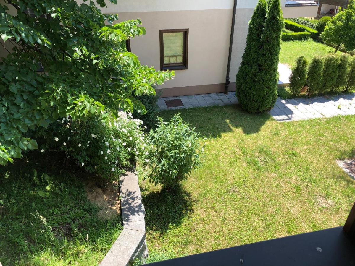 Green Oaza Apartment Фойніца Екстер'єр фото