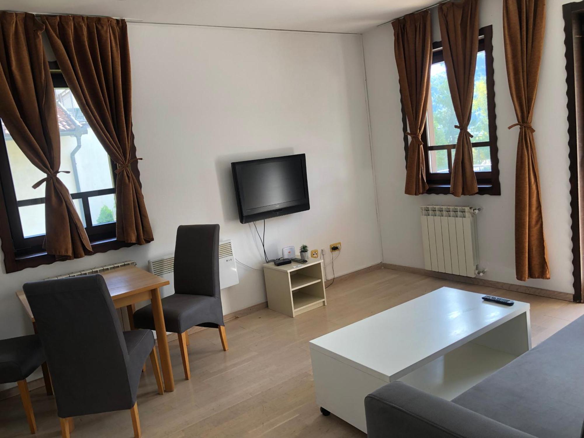 Green Oaza Apartment Фойніца Екстер'єр фото
